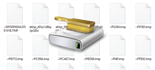Автоматически очищать временные файлы, используя очистку диска, хранение или пакетный файл