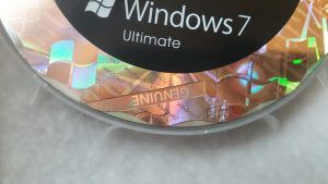Фальшивый Windows 7 DVD с голограммой